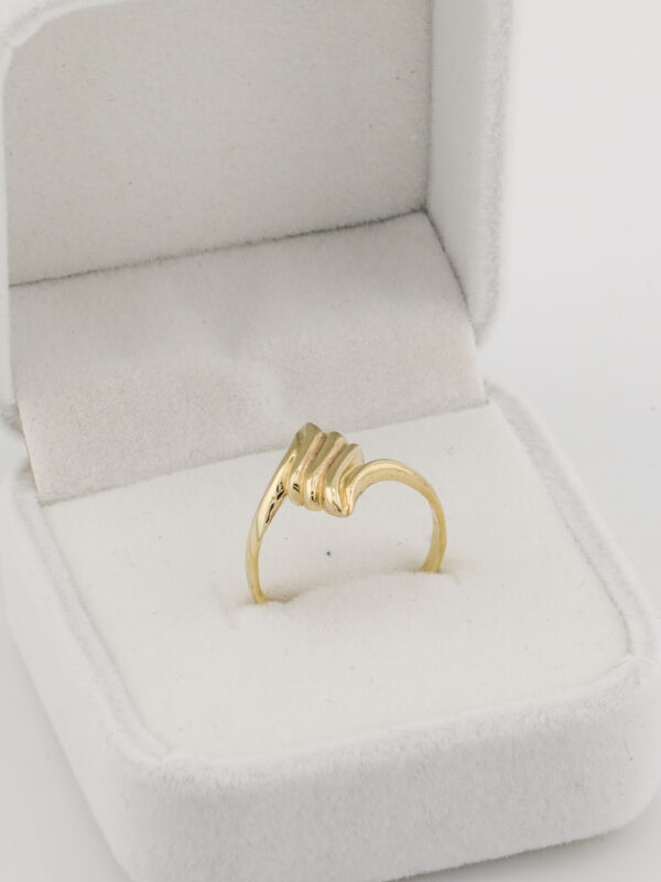 10K Yellow Gold Wing Shape Ring - Image 3