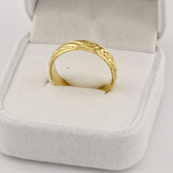 10K Yellow Gold Wedding Band