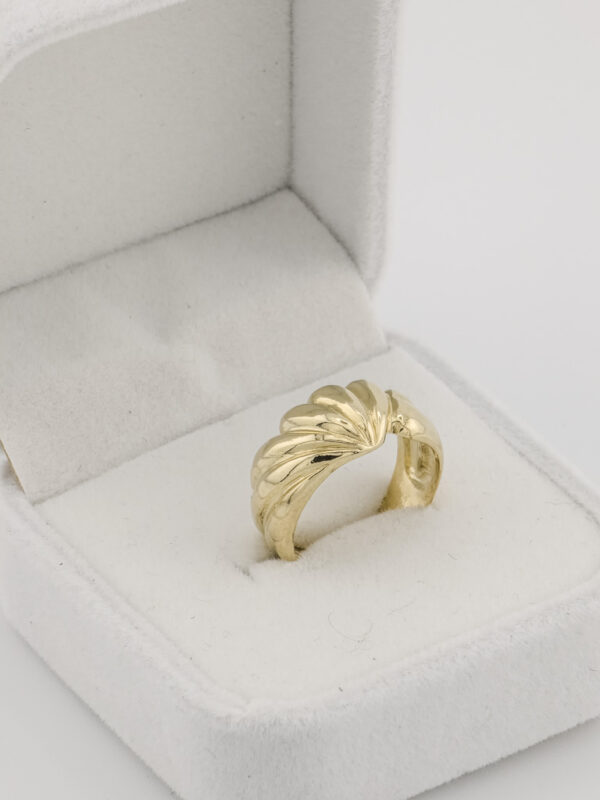 10K Yellow Gold Undulating 7 Ring - Image 3