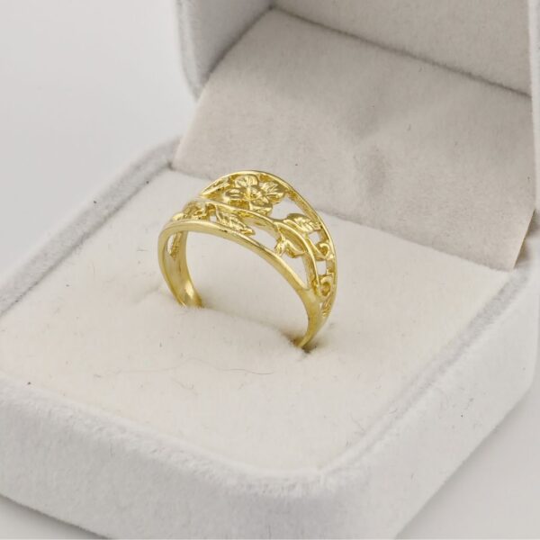 10K Yellow Gold Flowers Filigree Ring