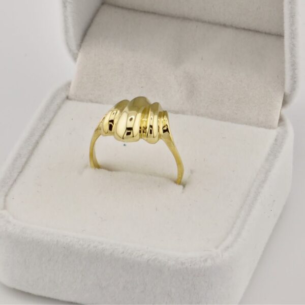 10K Yellow Gold Sea Shell Ring