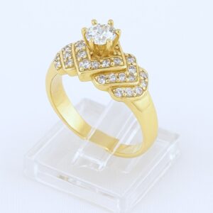 14K Yellow Gold Wedding Ring with Brilliant Cluster Design